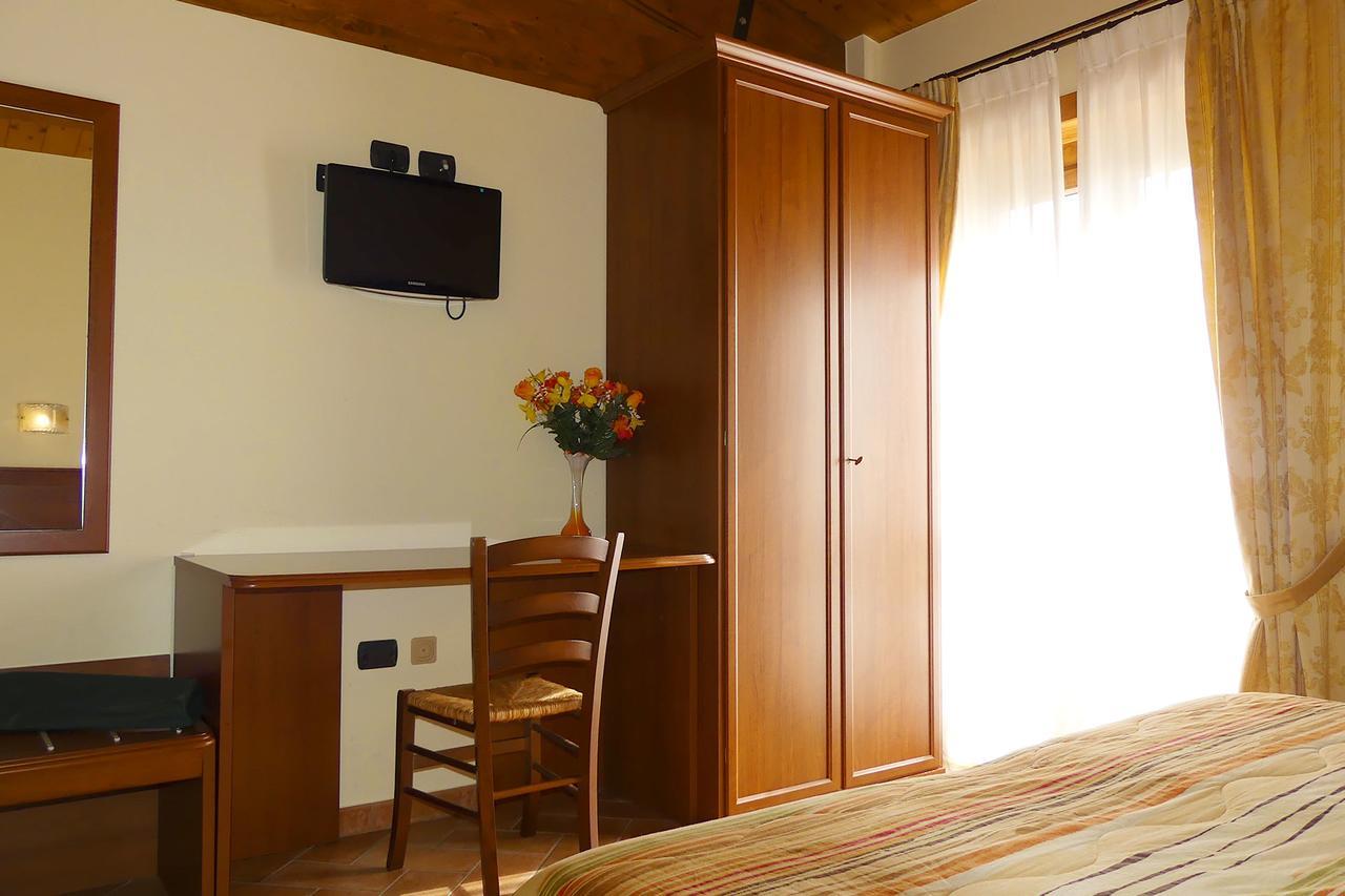 Villa Montotto Monterubbiano 外观 照片