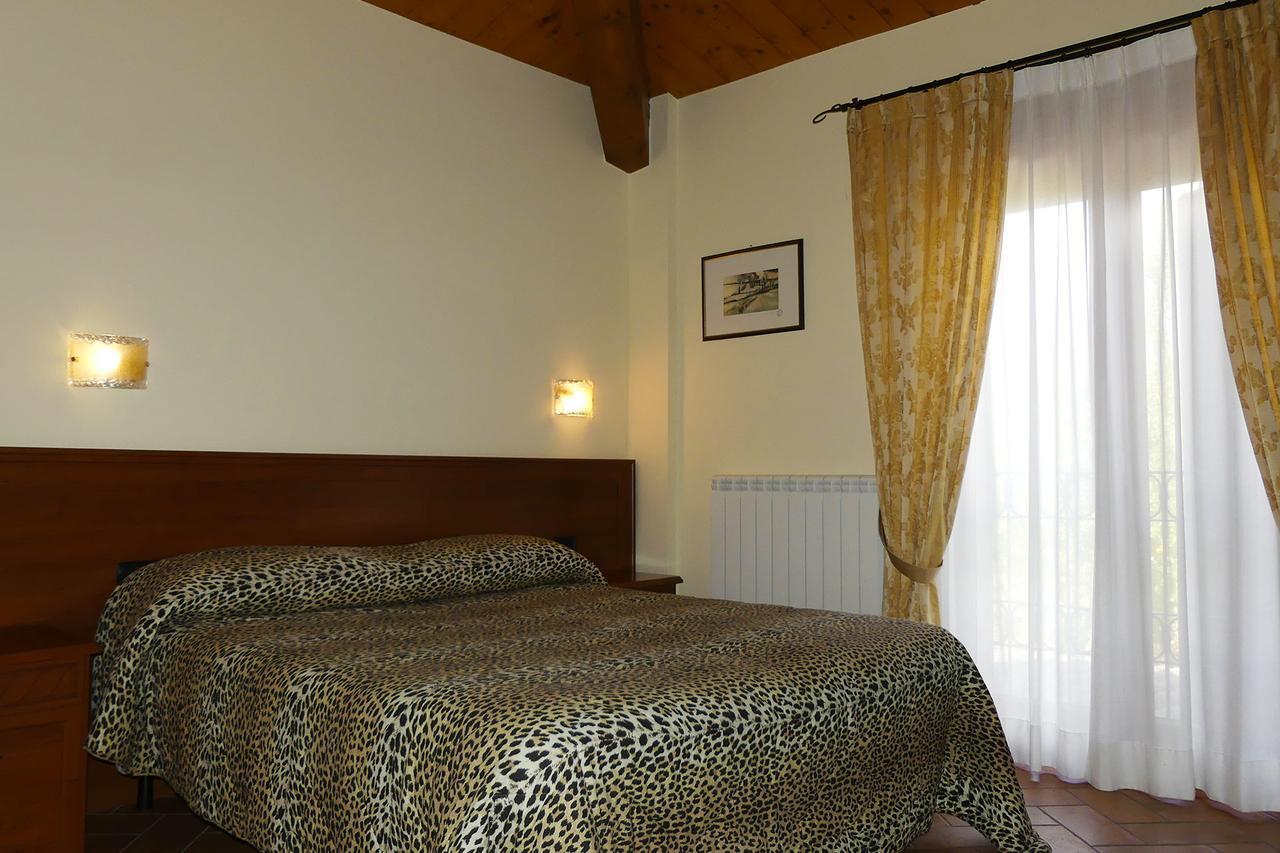 Villa Montotto Monterubbiano 外观 照片